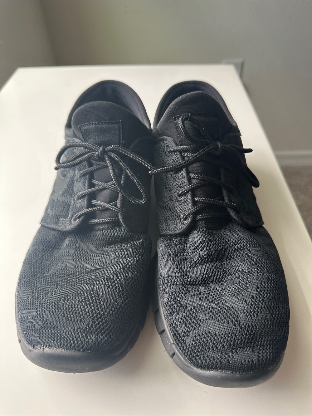 Nike Men's All-Black Knit Lace-Up Sneakers 10